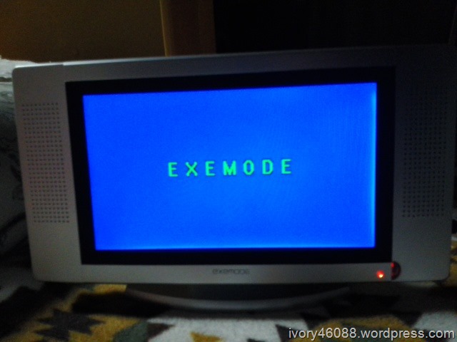 exemode TV-750 電源投入時に表示されるメーカ名のロゴ